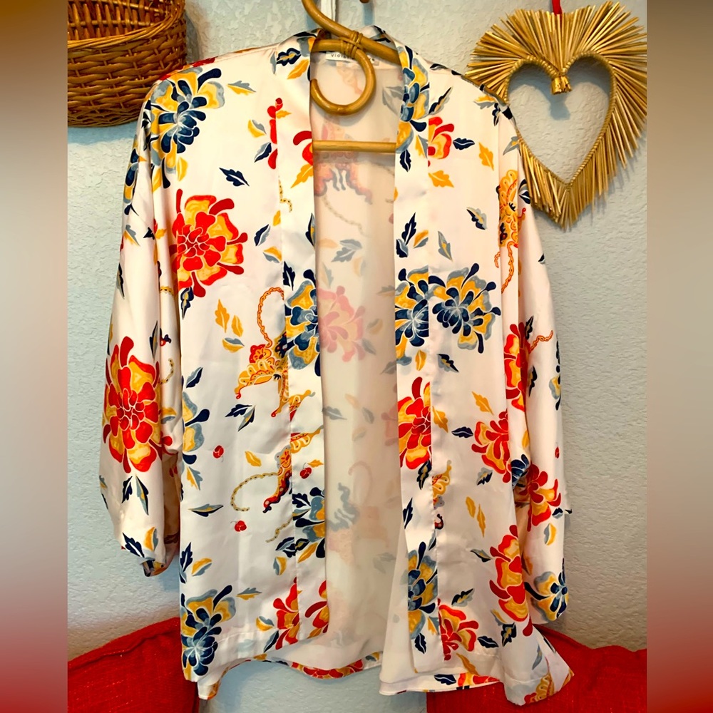 Violet + Claire kimono beautiful, silky, Flowy, kimono
